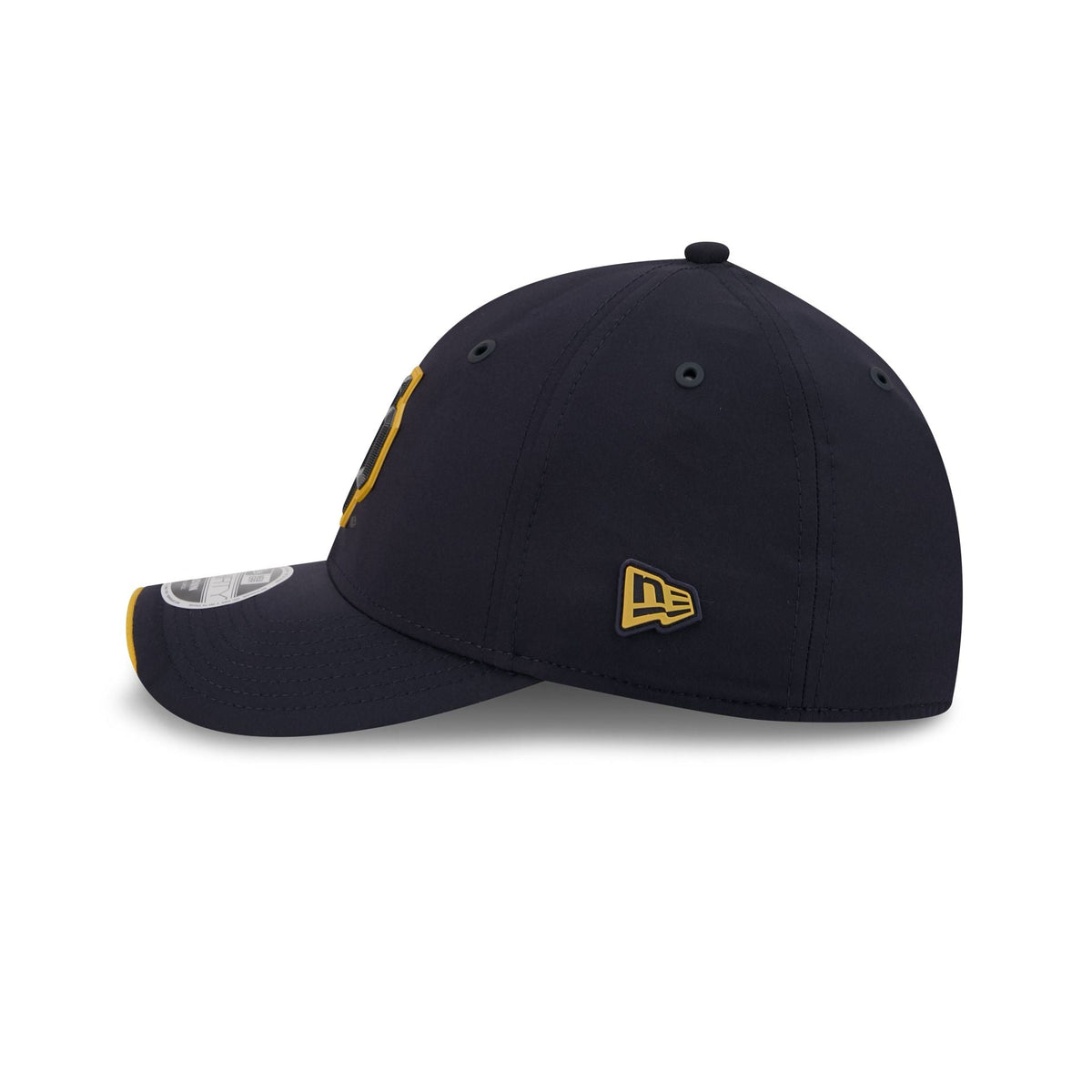 Notre Dame Fighting Irish Stadium Ready 39THIRTY M-Crown Stretch Fit Hat