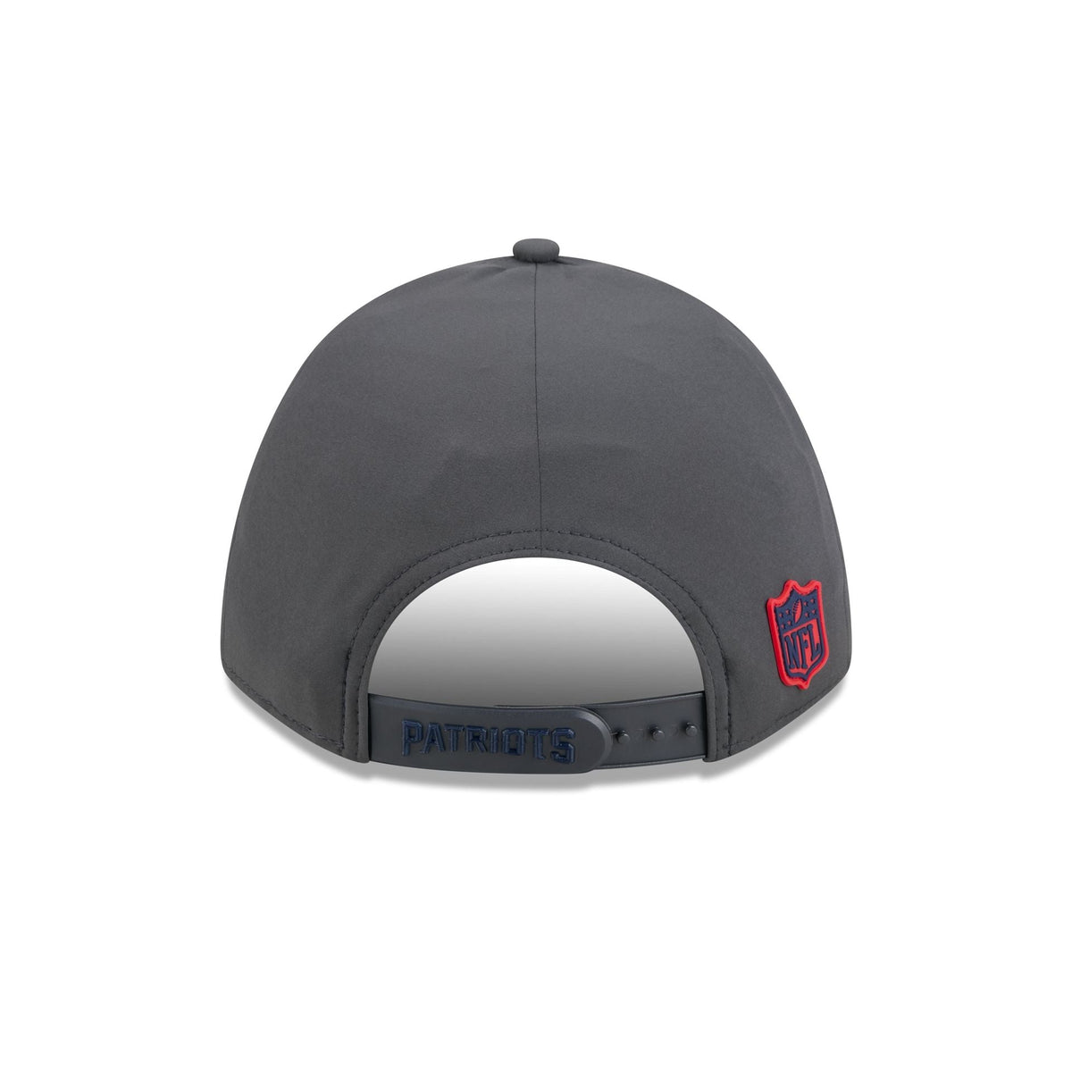 New England Patriots 2026 Sideline Cold Weather 9FORTY M-Crown Snapback Hat