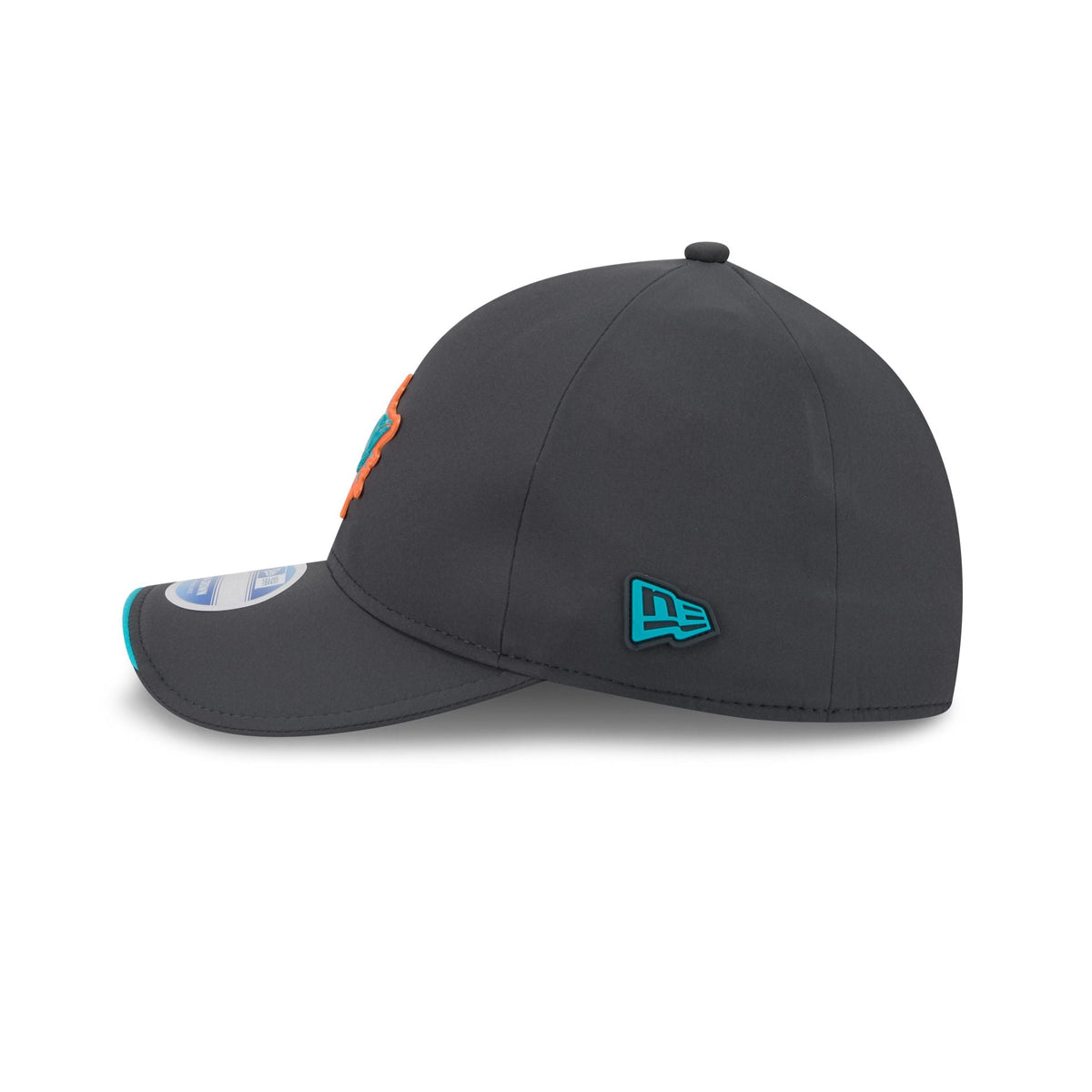 Miami Dolphins 2026 Sideline Cold Weather 9FORTY M-Crown Snapback Hat