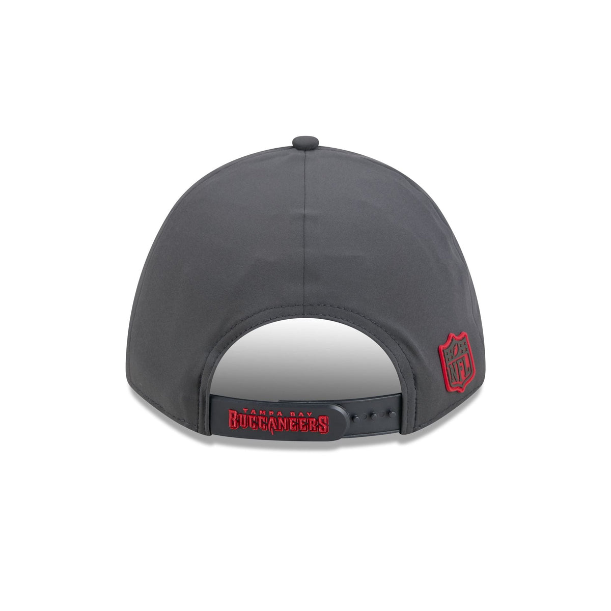 Tampa Bay Buccaneers 2026 Sideline Cold Weather 9FORTY M-Crown Snapback Hat