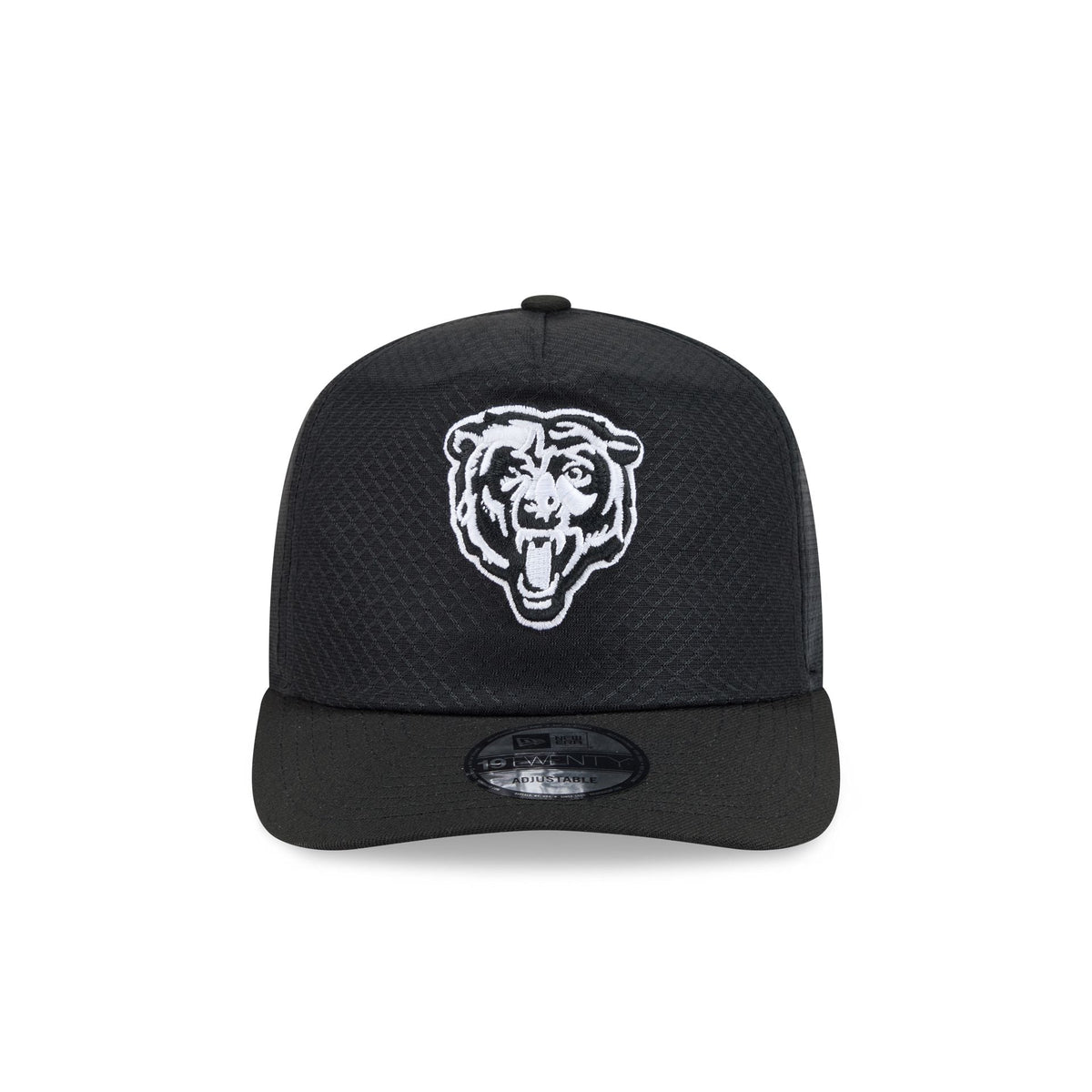 Chicago Bears Black & White Mesh 19TWENTY Trucker Hat