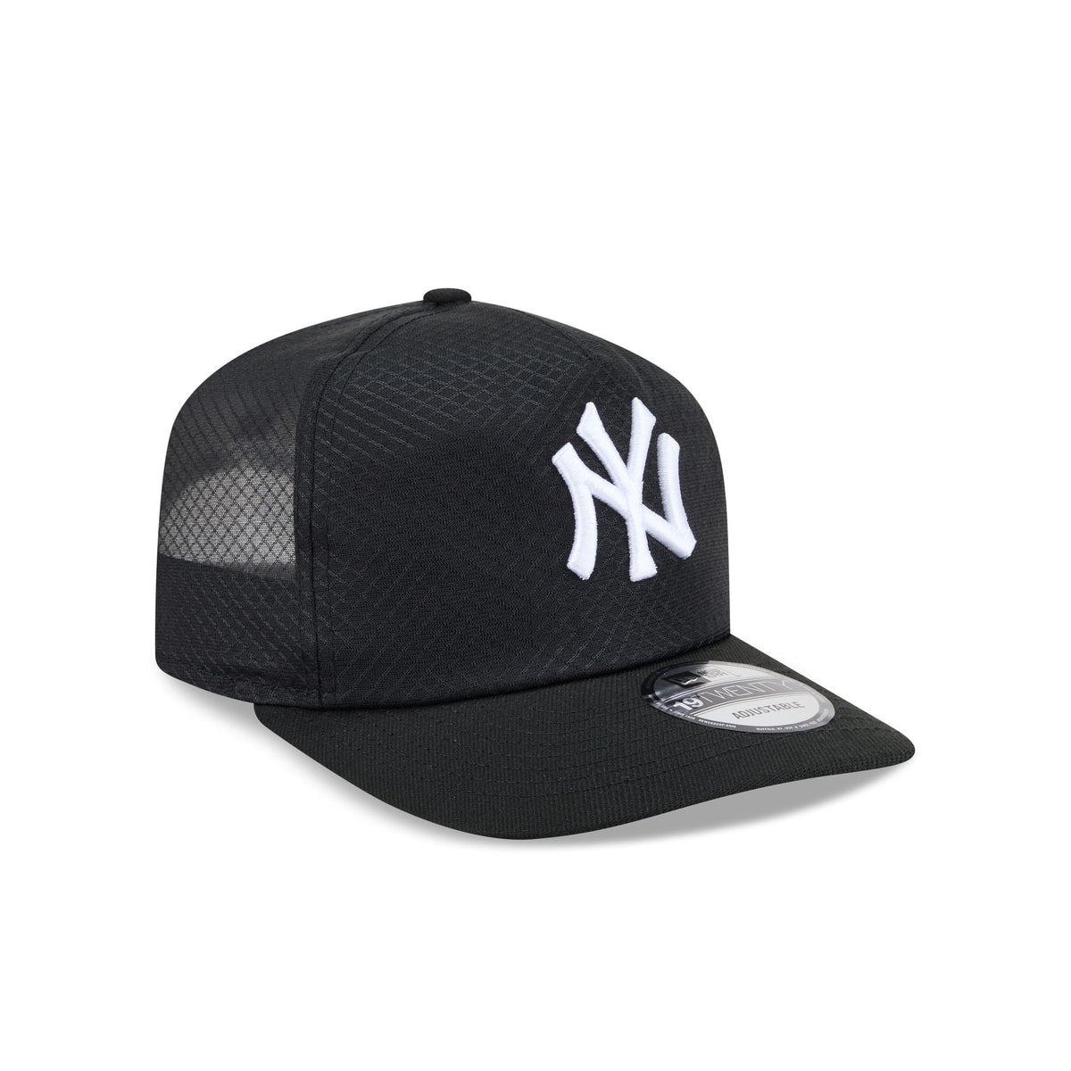 New York Yankees Black & White Mesh 19TWENTY Trucker Hat