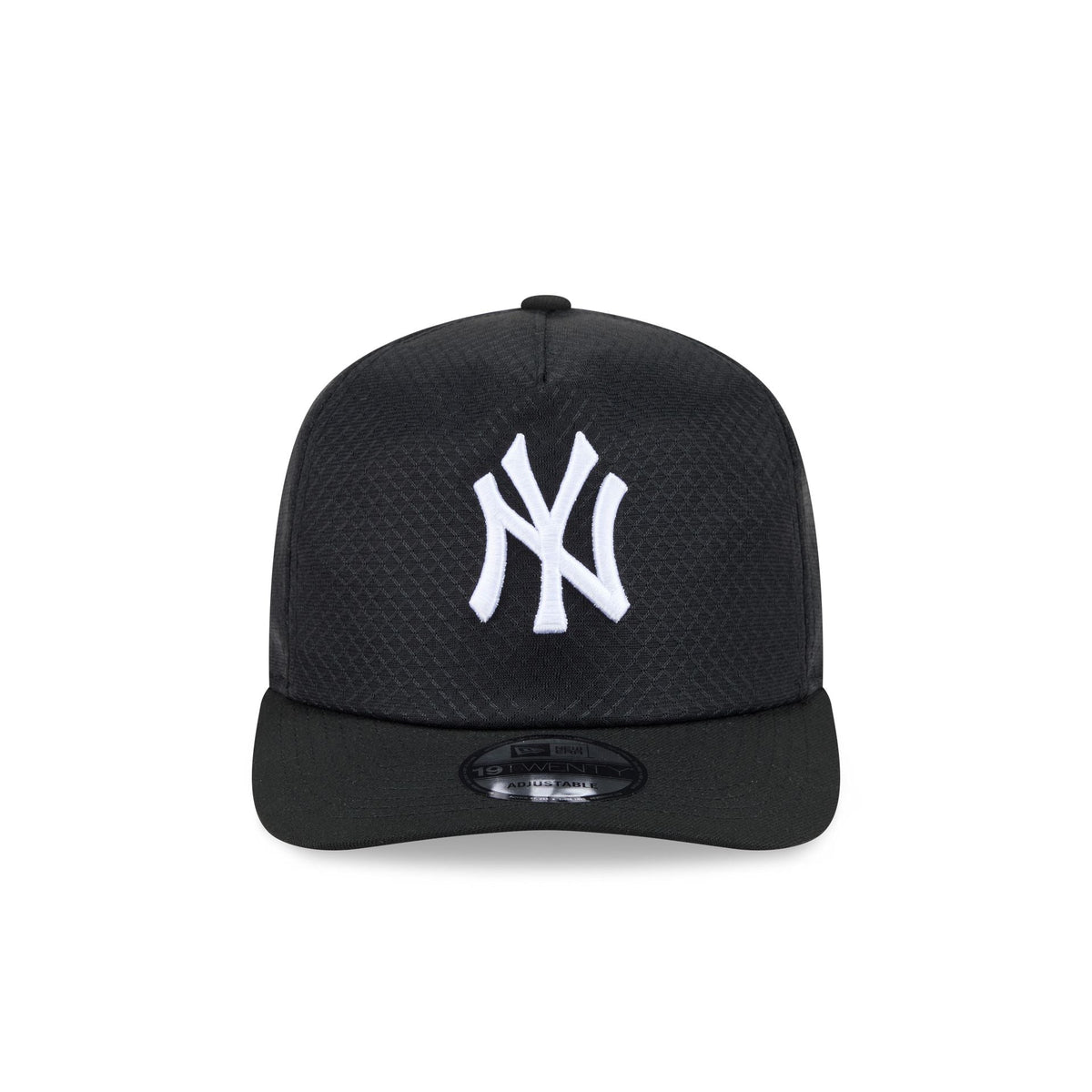 New York Yankees Black & White Mesh 19TWENTY Trucker Hat