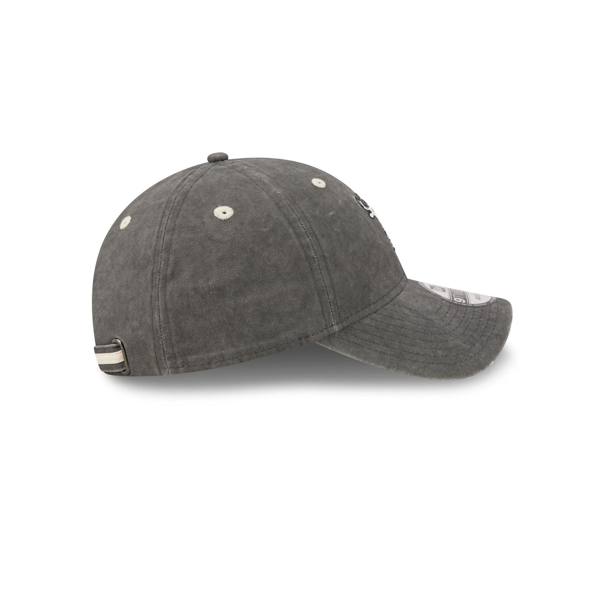 Milwaukee Bucks Washed Black Cotton 9TWENTY Adjustable Hat