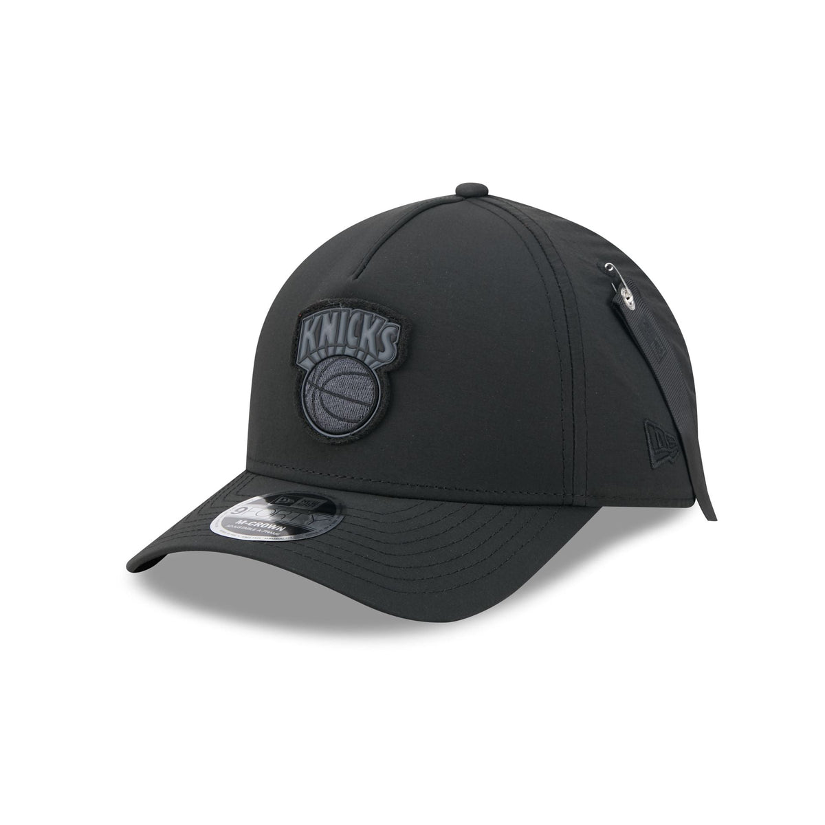 Alpha Industries x New York Knicks Nylon Black 9FORTY M-Crown A-Frame Snapback Hat