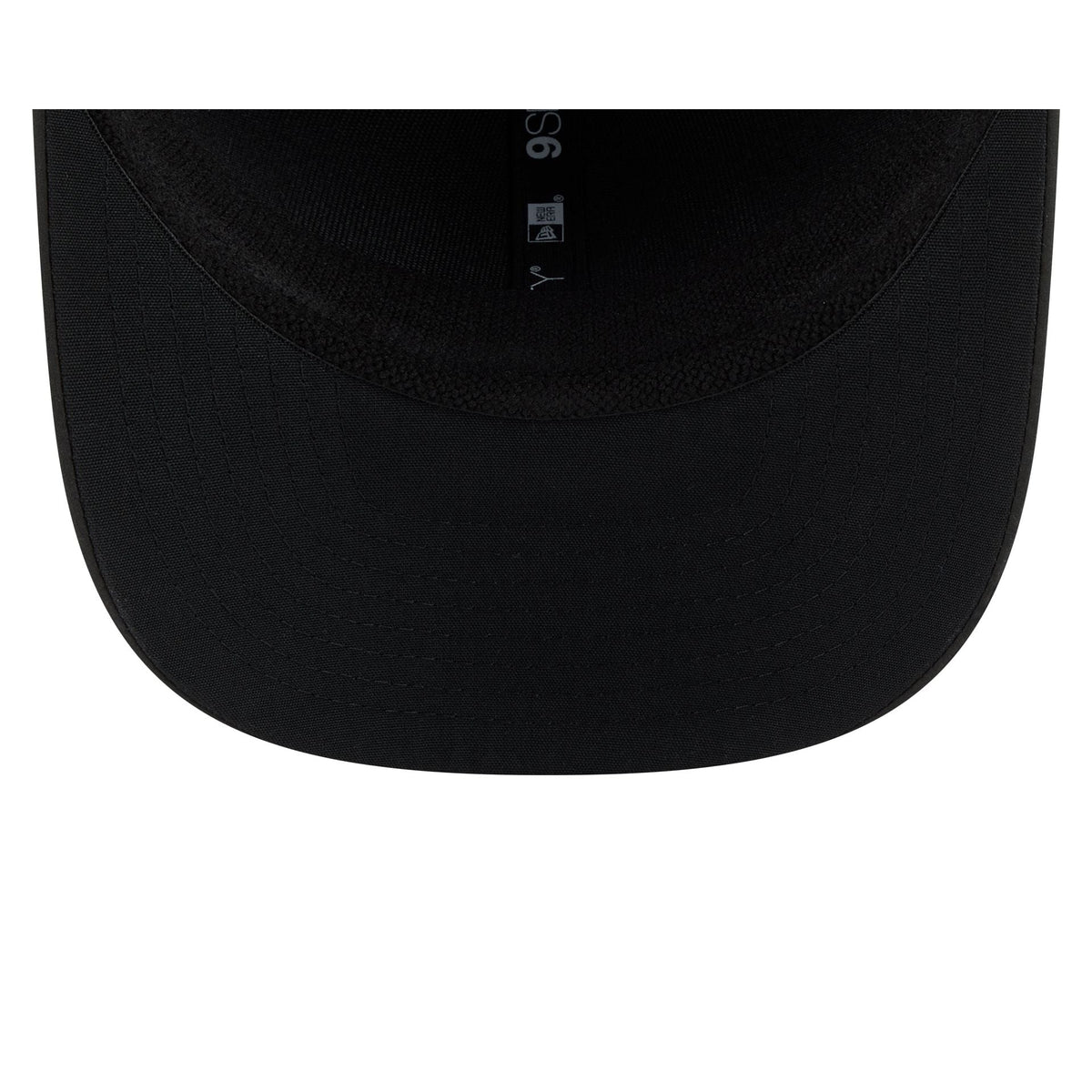Kansas City Chiefs 2026 Salute to Service 9SEVENTY Stretch-Snap Hat
