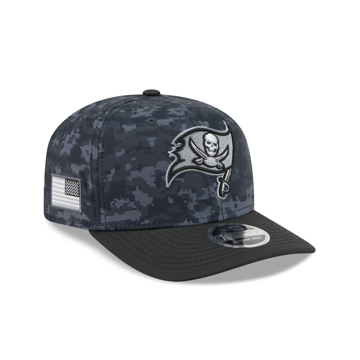 Tampa Bay Buccaneers 2026 Salute to Service 9SEVENTY Stretch-Snap Hat