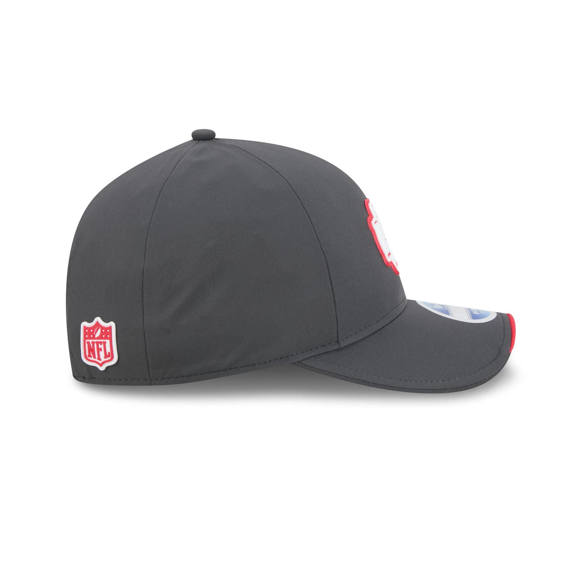 Kansas City Chiefs 2026 Sideline Cold Weather 9FORTY M-Crown Snapback Hat