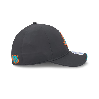 Miami Dolphins 2026 Sideline Cold Weather 9FORTY M-Crown Snapback Hat