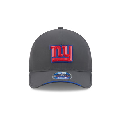New York Giants 2026 Sideline Cold Weather 9FORTY M-Crown Snapback Hat