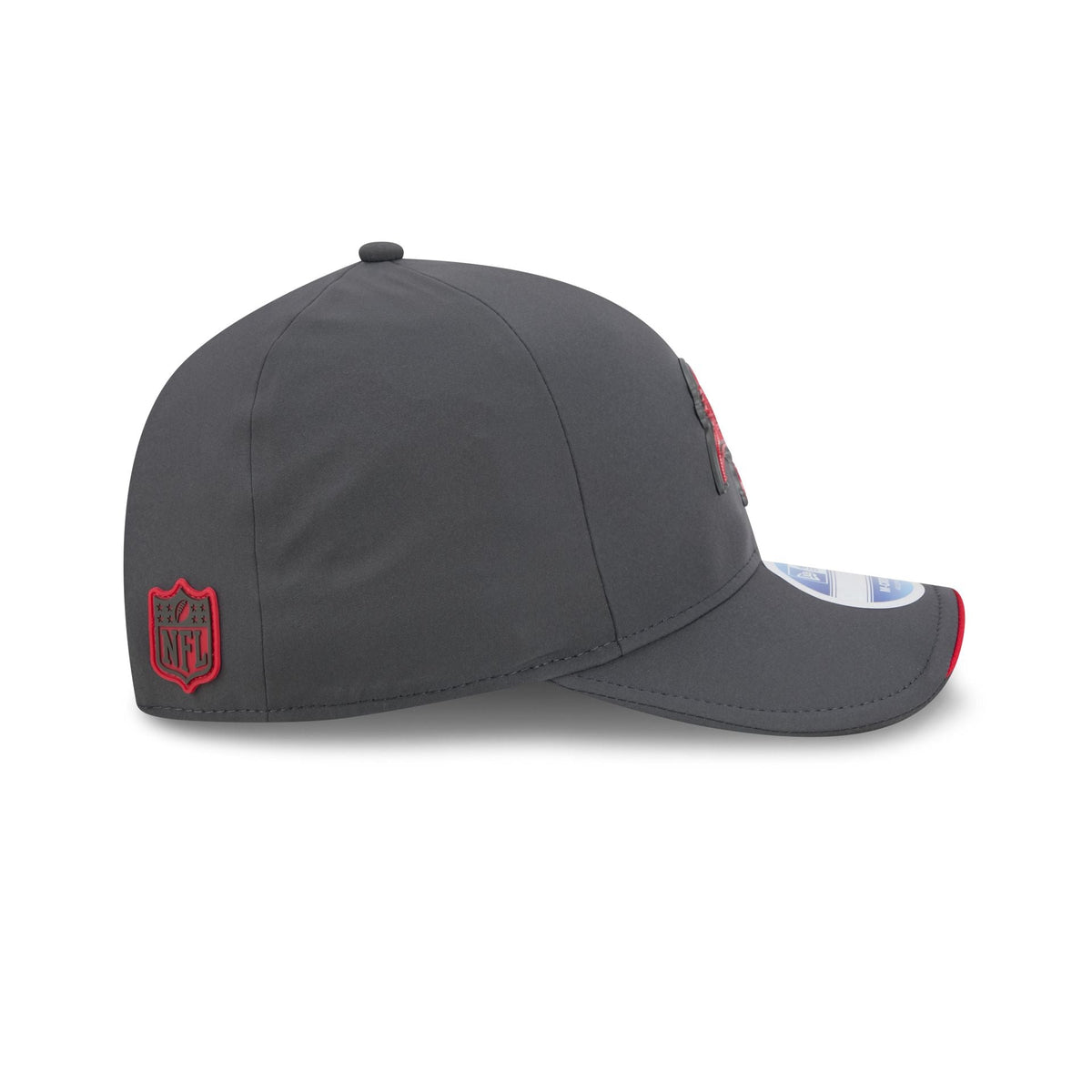 Tampa Bay Buccaneers 2026 Sideline Cold Weather 9FORTY M-Crown Snapback Hat