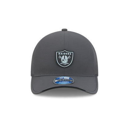 Las Vegas Raiders 2026 Sideline Cold Weather 9FORTY M-Crown Snapback Hat