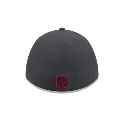 New England Patriots 2026 Sideline Cold Weather 39THIRTY M-Crown Stretch Fit Hat