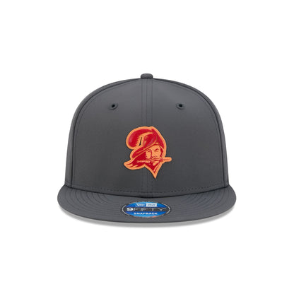 Tampa Bay Buccaneers 2026 Sideline Cold Weather Historic 9FIFTY Snapback Hat