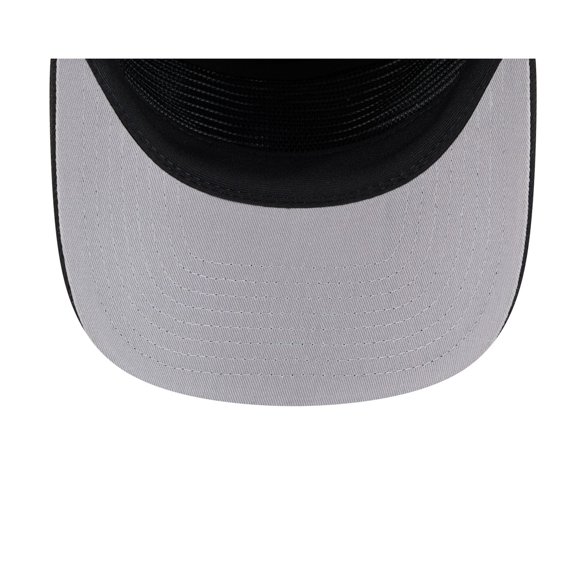 Atlanta Braves Black & White Mesh 19TWENTY Trucker Hat