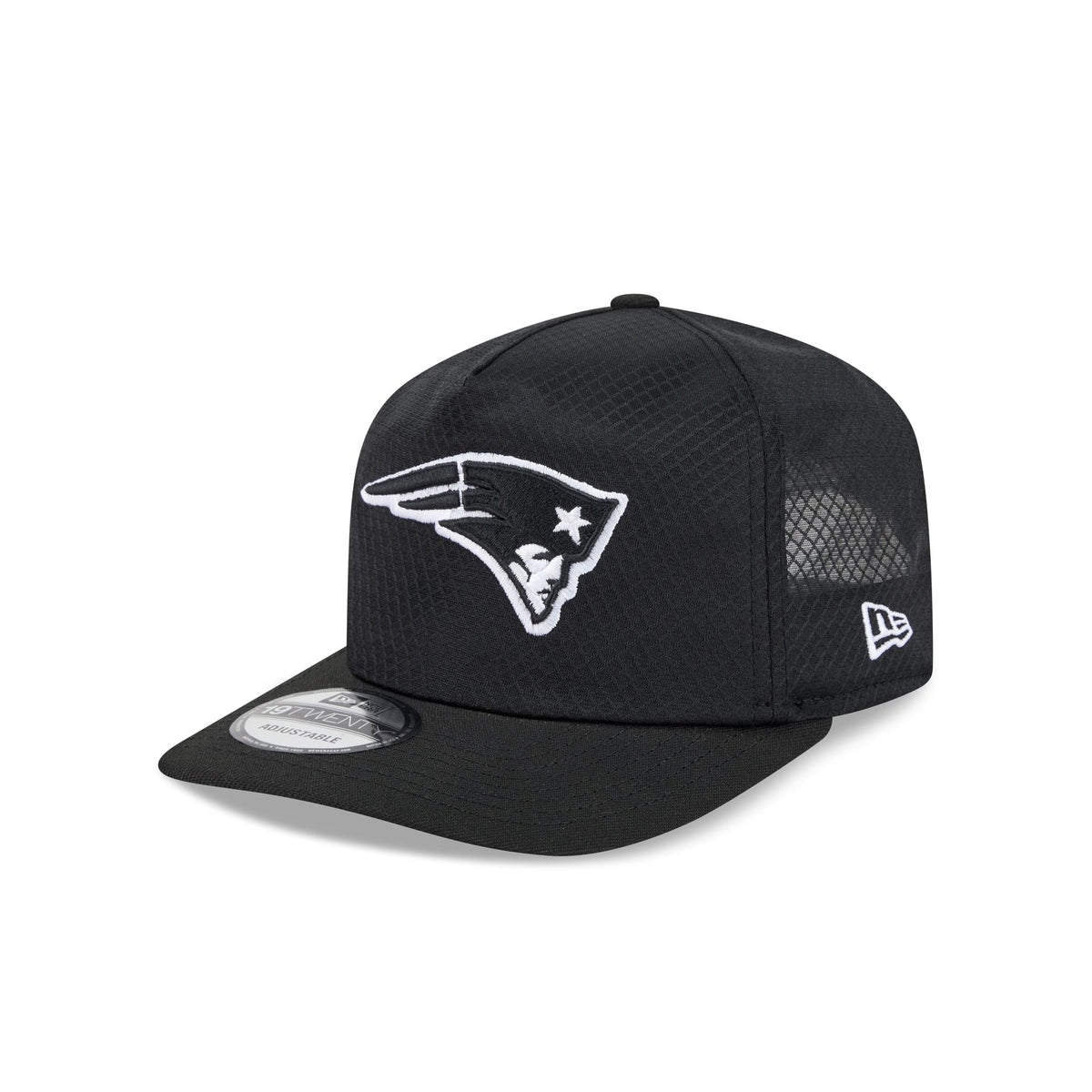 New England Patriots Black & White Mesh 19TWENTY Trucker Hat