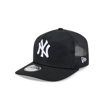 New York Yankees Black & White Mesh 19TWENTY Trucker Hat