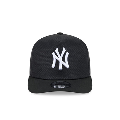 New York Yankees Black & White Mesh 19TWENTY Trucker Hat