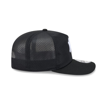 New York Yankees Black & White Mesh 19TWENTY Trucker Hat