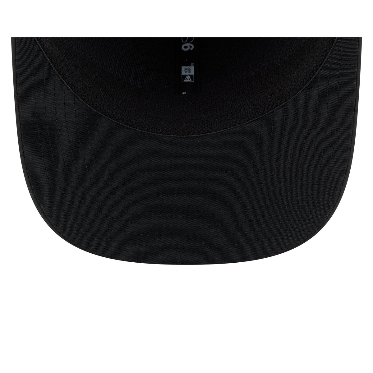 Tampa Bay Buccaneers 2026 Salute to Service 9SEVENTY Stretch-Snap Hat